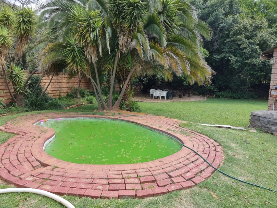 5 Bedroom Property for Sale in Rustenburg North North West